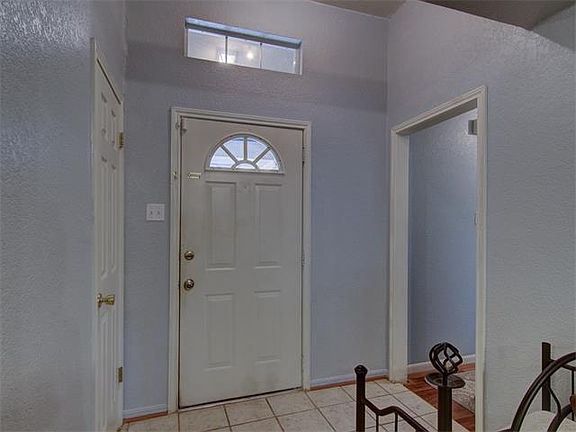 5th image of 904 Creek St