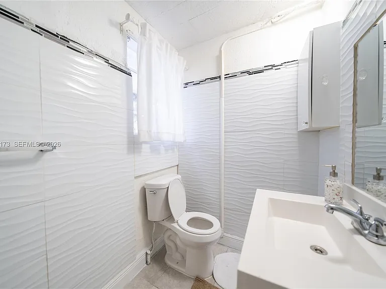 1678 SW 11th St #1 — Photo 10