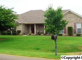 315 Smokey Hills Ct, New Market, AL 35761