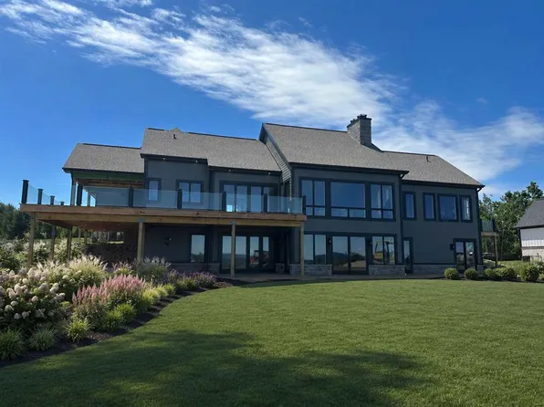 4650 Sunset View Ln, Petoskey, MI 49770