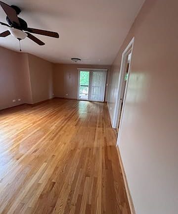 5th image of 5242 W Roscoe St #2