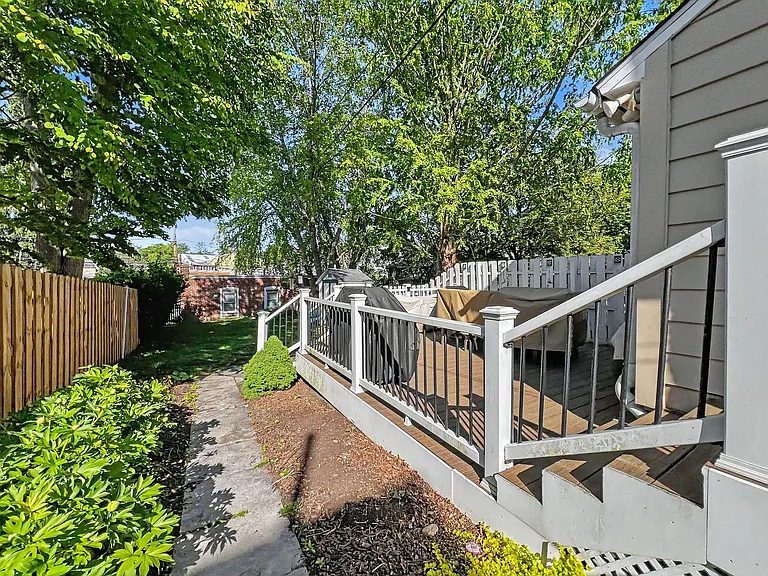1039 Rees Ave — Photo 41