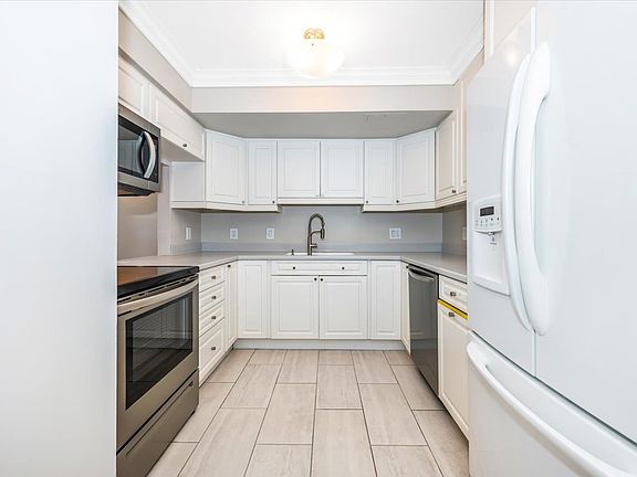 5th image of 3800 Fairfax Dr APT 1014