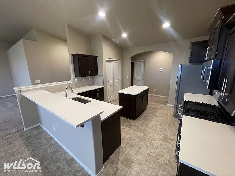 5300 Sage Way — Photo 5