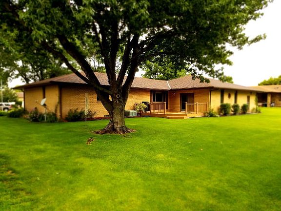 2nd image of 3559 Hillside Dr
