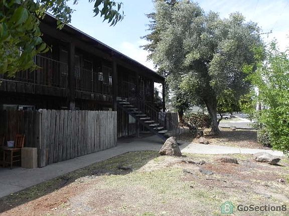 3rd image of 694 Cedar Ave