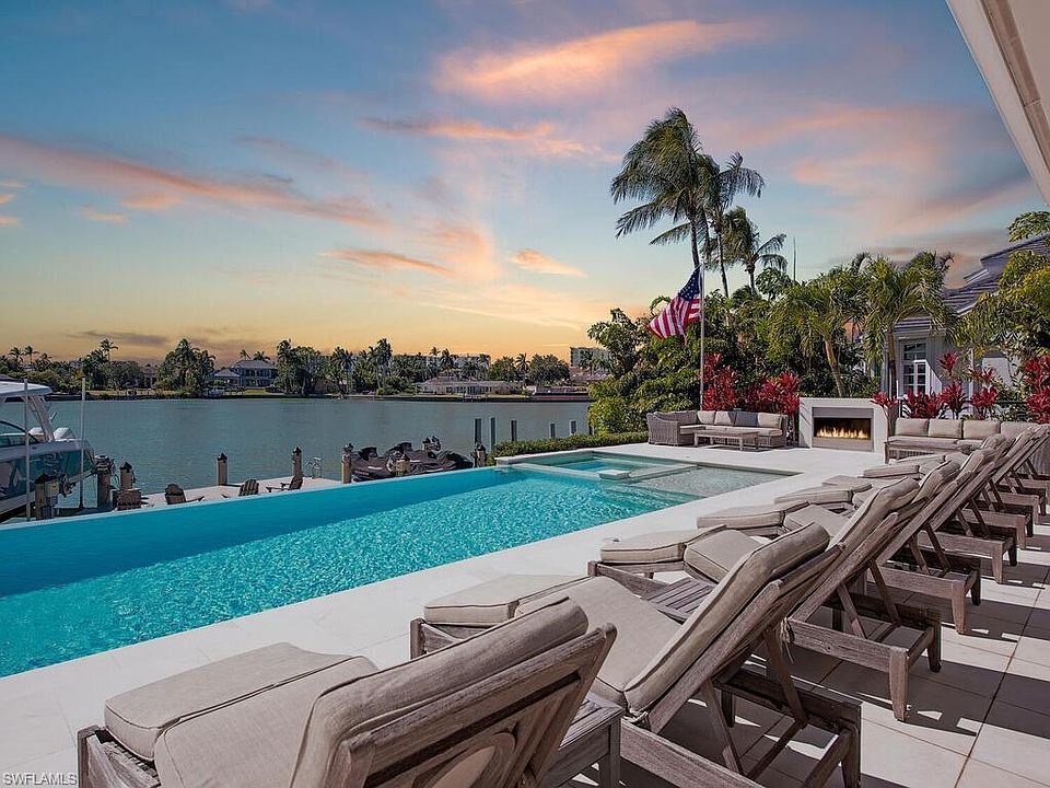 1st image of 440 Spring Line DR