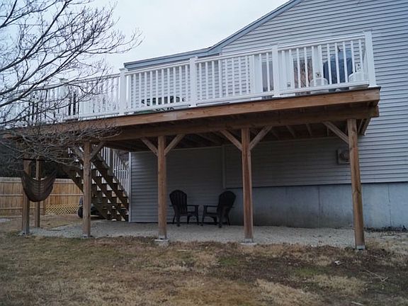 Composite Deck 
Area Below
