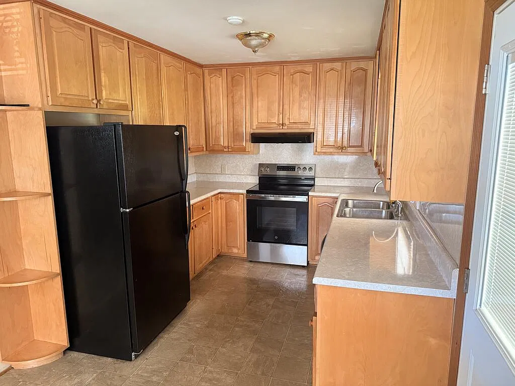 3 bed, 1504 sqft, $1,500 — Photo 4