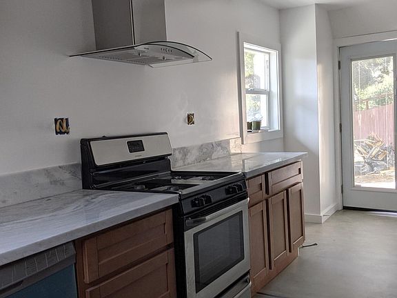 5th image of 5823-5823 McBryde Ave