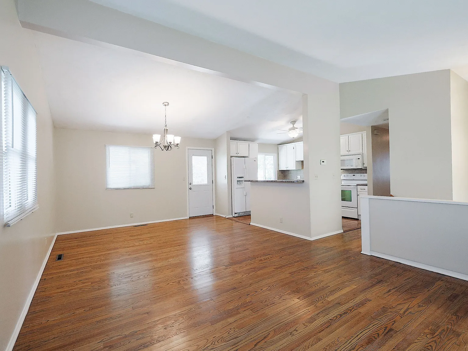 3 bed, 1704 sqft, $1,909 — Photo 4