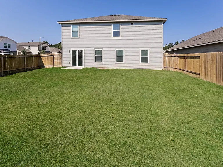 2104 Cedar Bend Dr — Photo 18