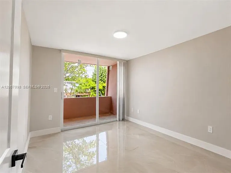 14124 Kendale Lakes Cir #Townhouse 14124 — Photo 28