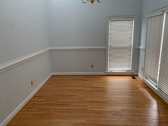 4th image of 600 Woodrow St APT D