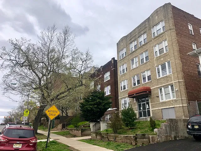 492 Park Ave #13 — Photo 15