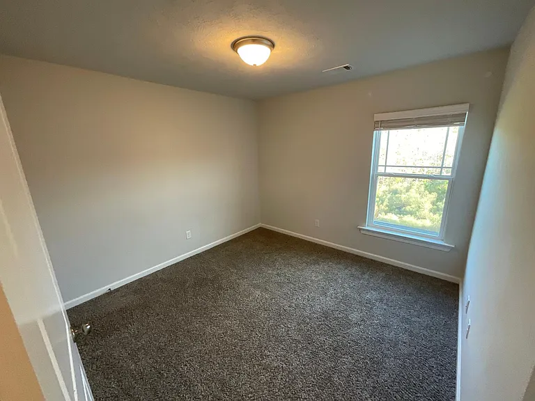 1911 Butternut Dr — Photo 14