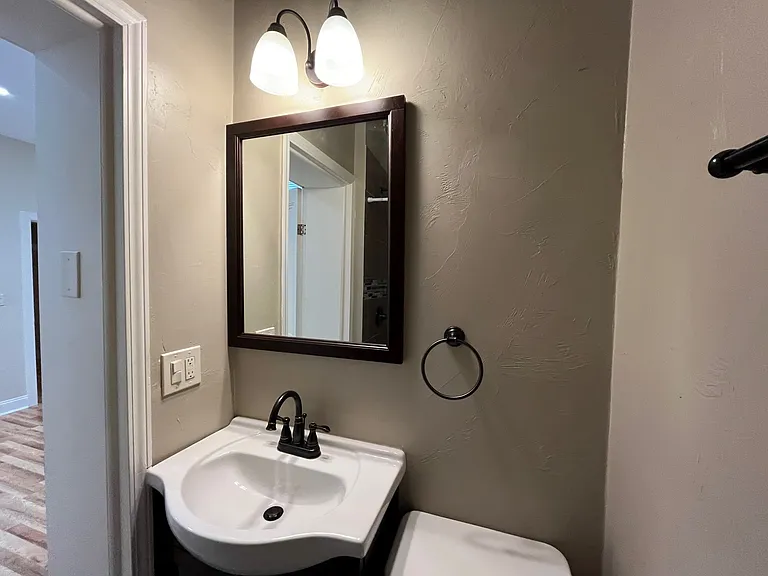 347 Stratford Ave #1 — Photo 22