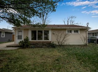 60 Meadow Lea Dr, Amherst, NY 14226