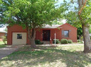 1306 Vernon St, Plainview, TX 79072