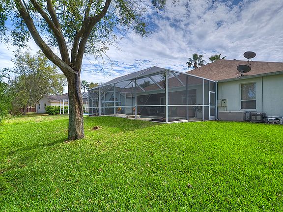5th image of 19105 Dove Creek Dr