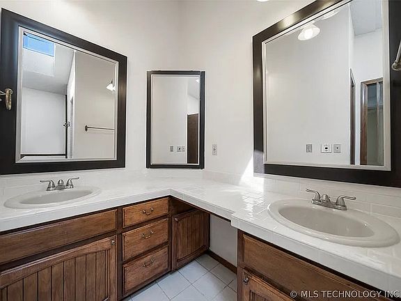 4th image of 6019 E 79th St
