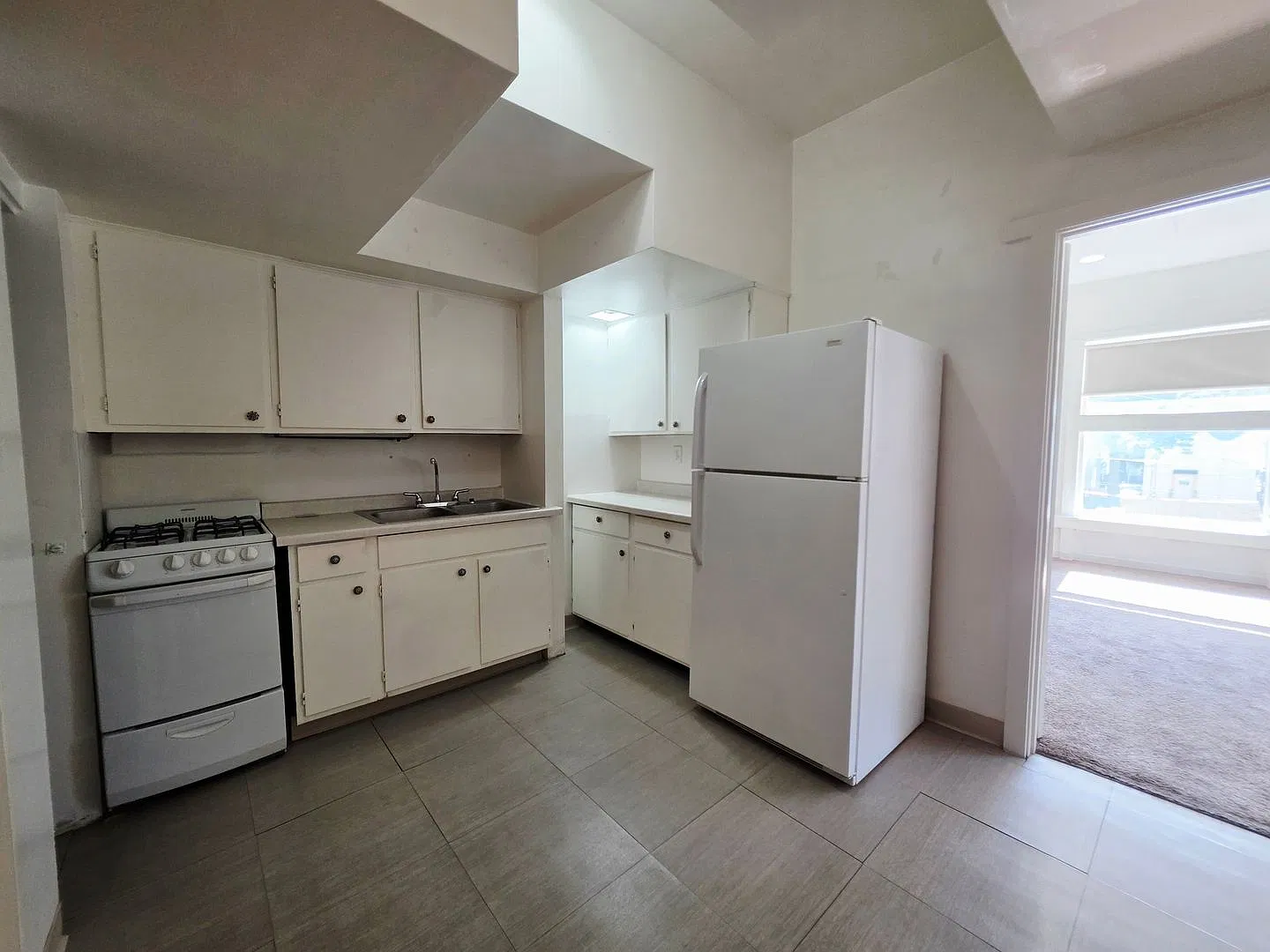 Stunningly Unique 1-Bed | (1) Off St Parking | Utilities & Appliances Included — Photo 4