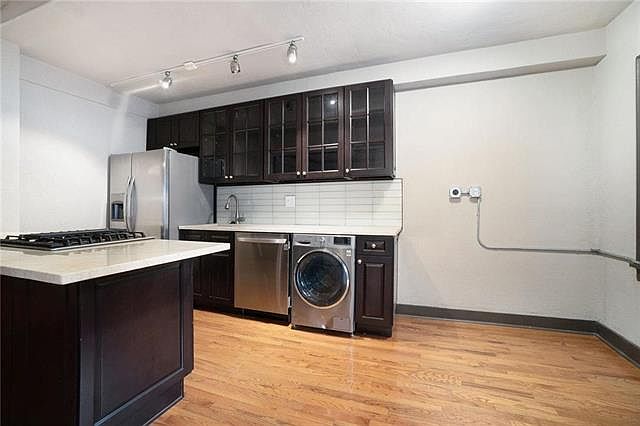 1st image of 700 W 48th St APT 306
