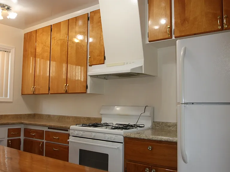 2262 S Carmelina Ave — Photo 5