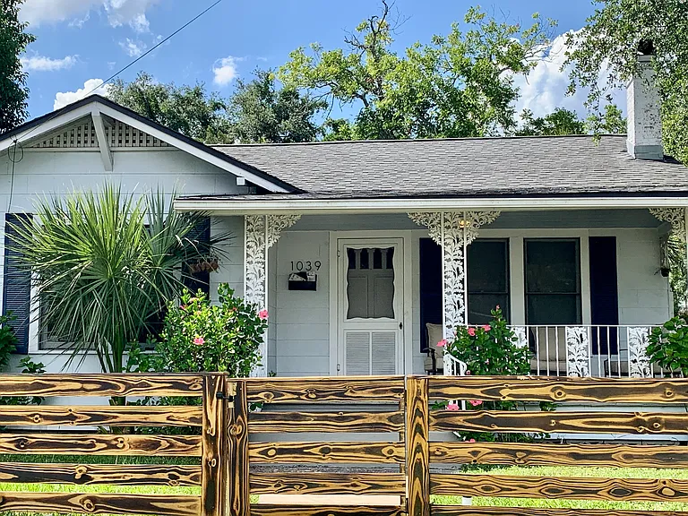Front Fenced Yard for your pets