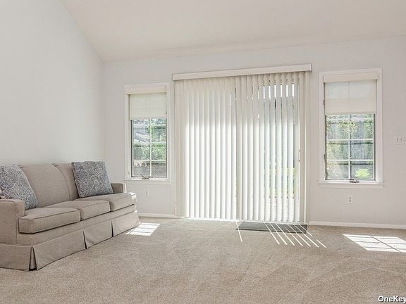 5th image of 16 Pleasant Ln #16