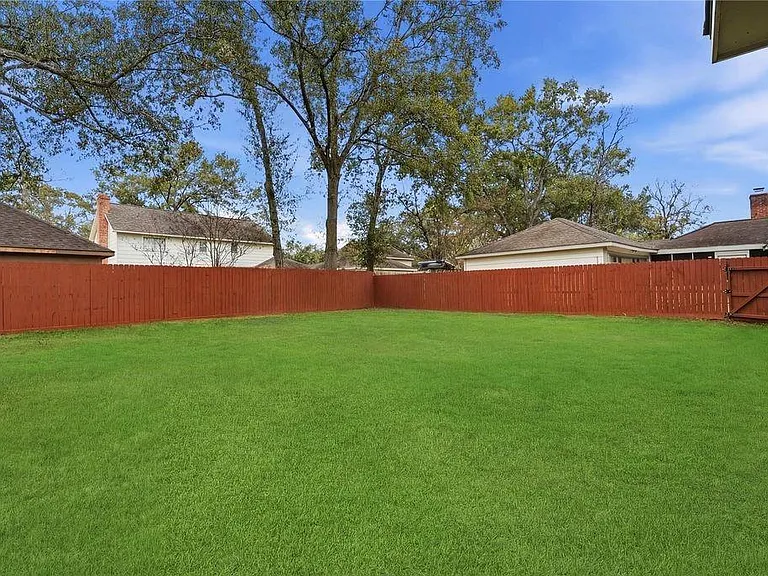 7815 12th Fairway Ln — Photo 32
