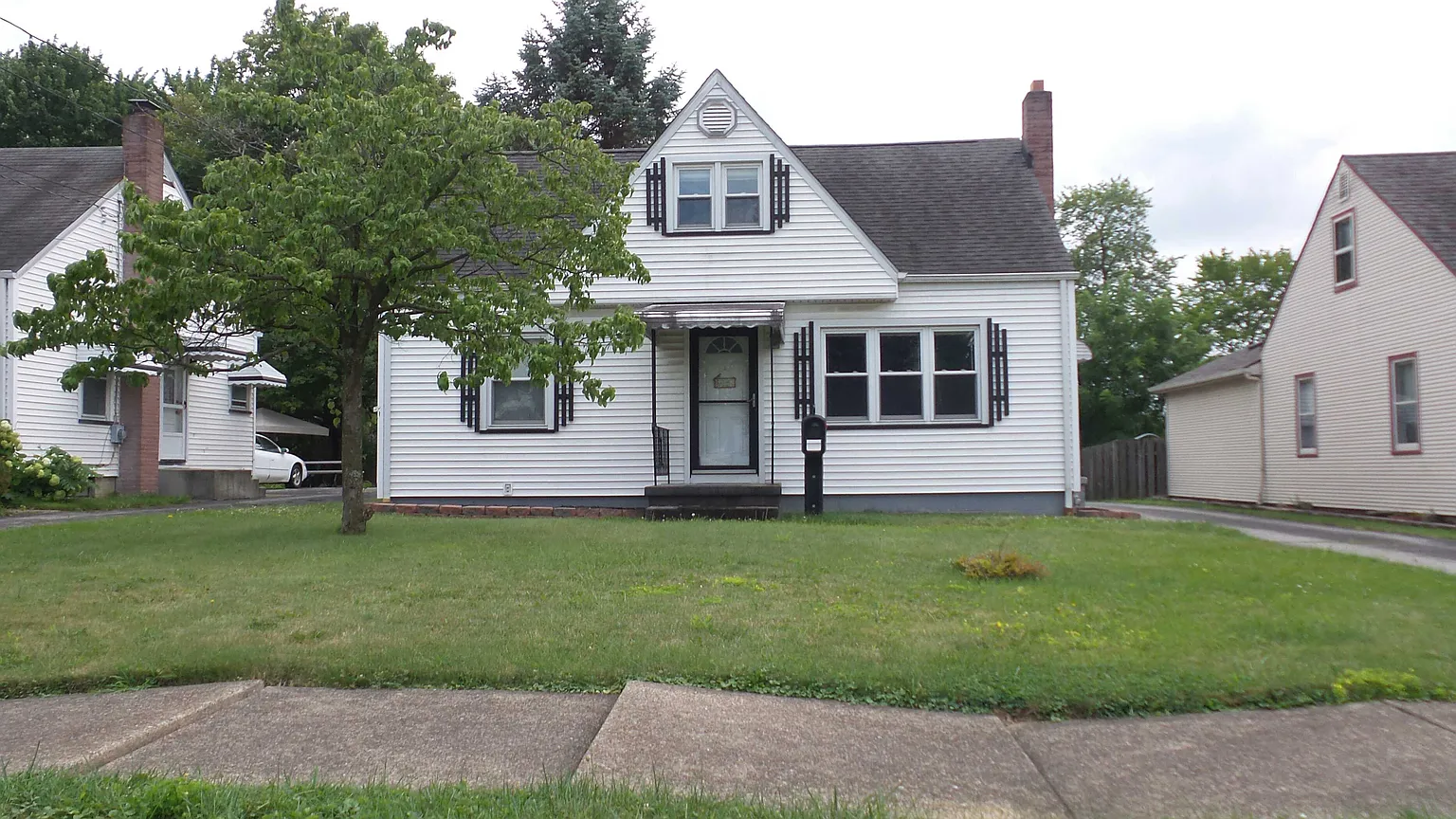 1637 Lynn Ave photo 1