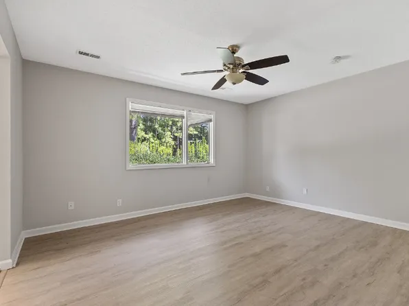 4350 Hunters Club Dr, Raleigh, NC