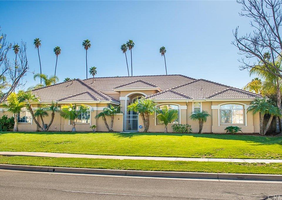 1st image of 958 Armata Dr
