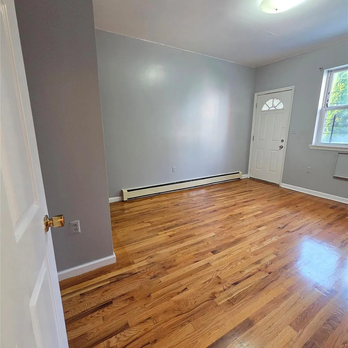 3 bed, 2.0 bath, 3037 sqft, $3,753 — Photo 4