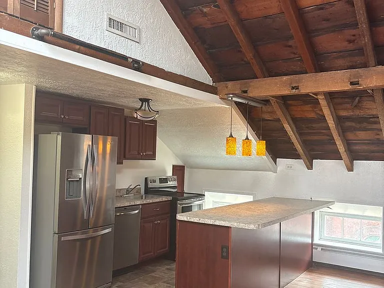 36 N Beaver St #3 — Photo 9