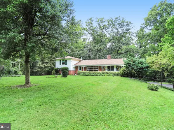 12830 Oxon Rd, Herndon, VA 20171