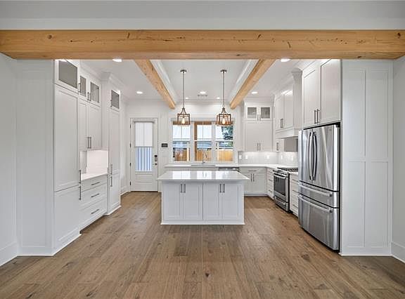 5th image of 360 N 6th St