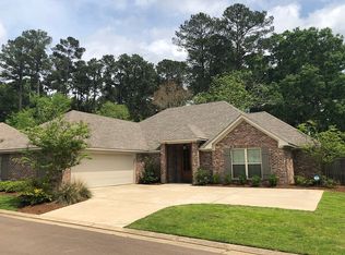 2 Lenox Ct, Jackson, MS 39211