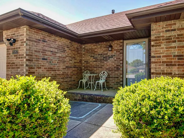 3587 W Shawnee Pl — Photo 3