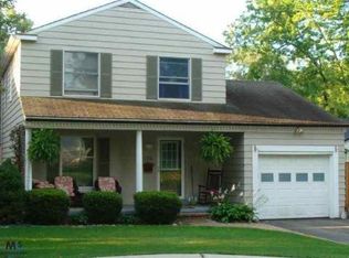 334 Terry Ave, Rochester, MI 48307