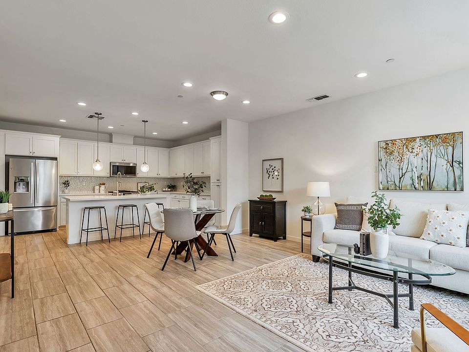 Large Open Floor Plan. Pre Wired for Large TV.