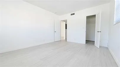 930 N 14th Ct — Photo 5