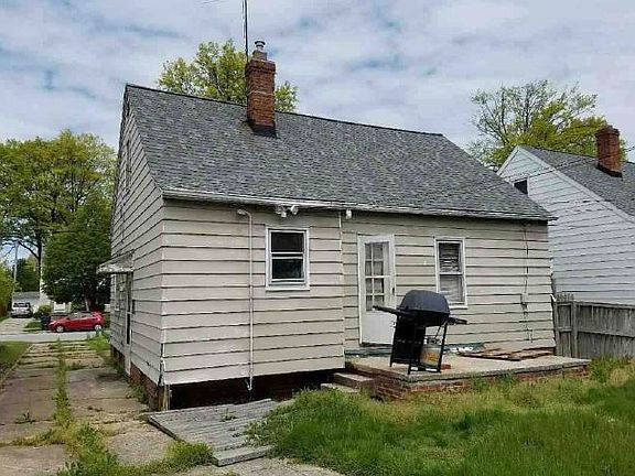 2nd image of 26510 Forestview Ave