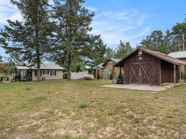 429 Smith Lake Dr, Mio, MI 48647