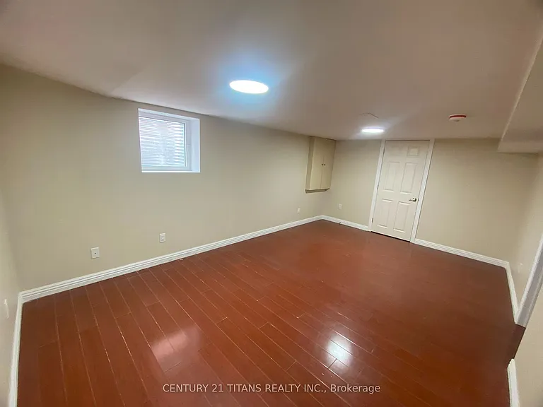 165 Elizabeth St #BASEMENT — Photo 4