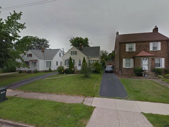 8005 Wainstead Dr, Parma, OH 44129