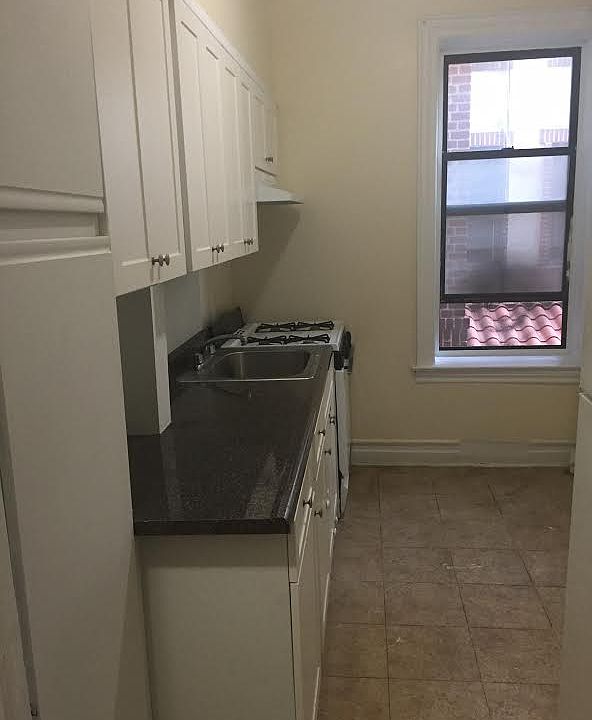 2nd image of 79 Avenue O APT B8