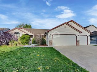 402 S Wagontown Ave, Kuna, ID 83634