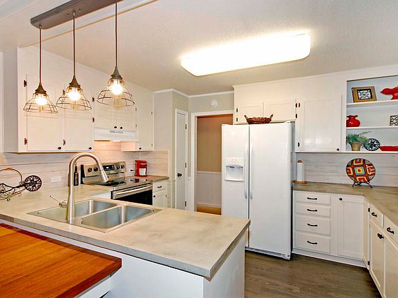 5th image of 2908 Eastway Dr